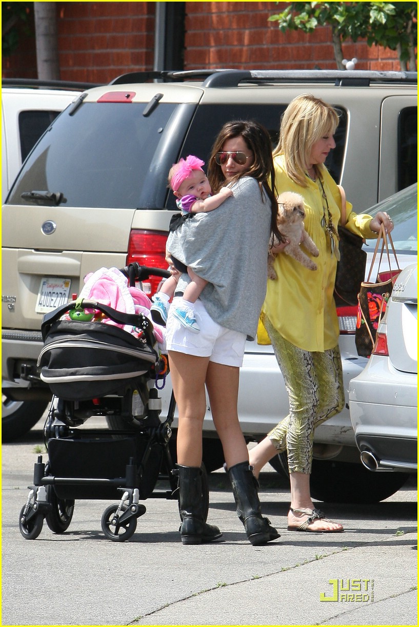 Ashley Tisdale: Meet Mikayla!