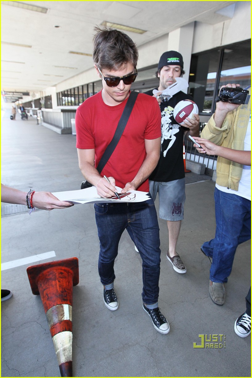 Zac Efron & Amanda Crew: Charlie St. Cloud Couple