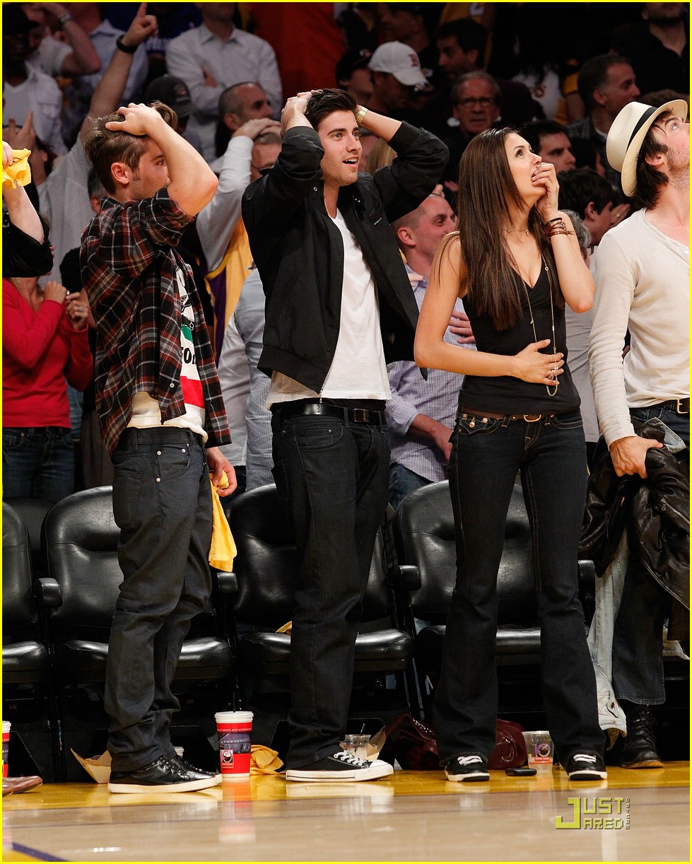 Zac Efron & Ryan Rottman: Lakers Courtside!