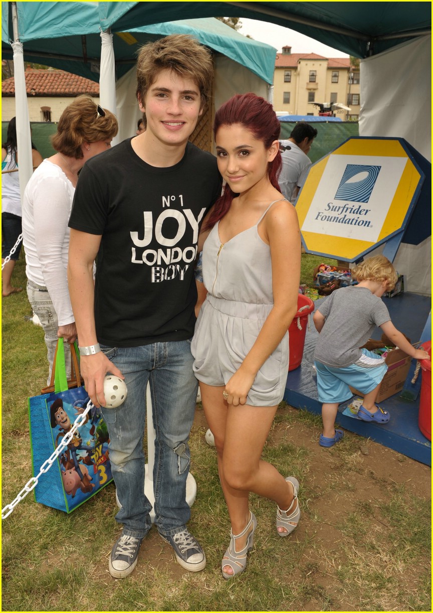 Ariana Grande is Picnic Pretty