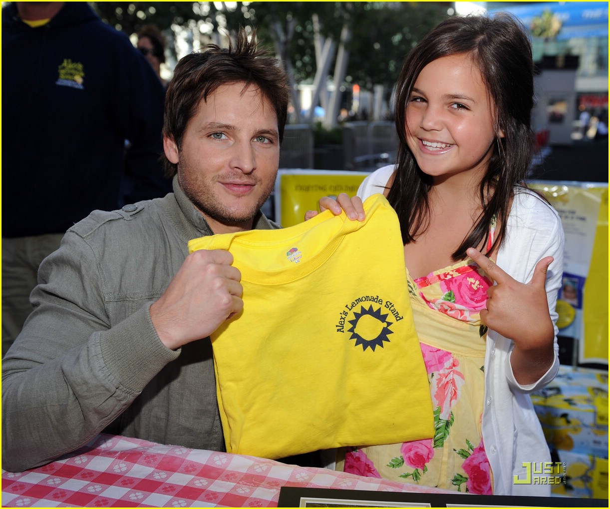 Bailee Madison & Peter Facinelli: Lemonade For Twilight Fans!
