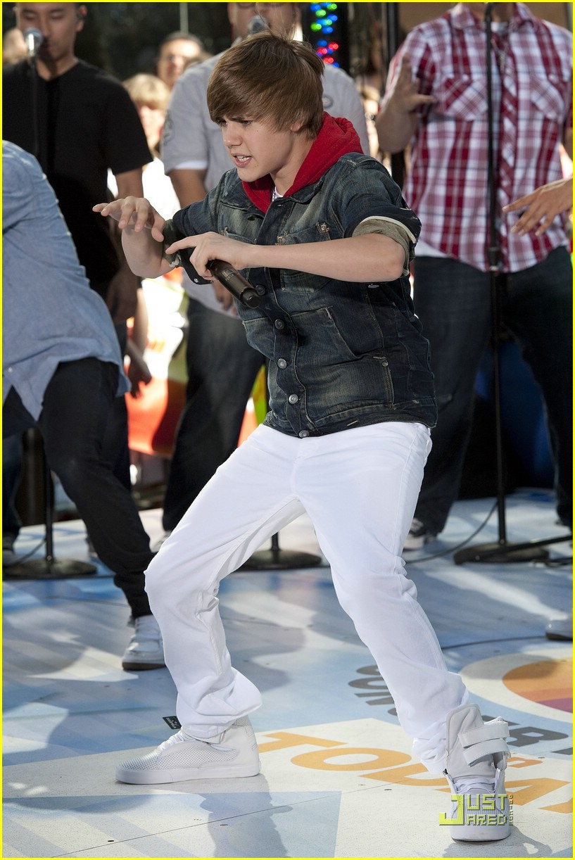 Justin Bieber: Stanley Cup Cutie
