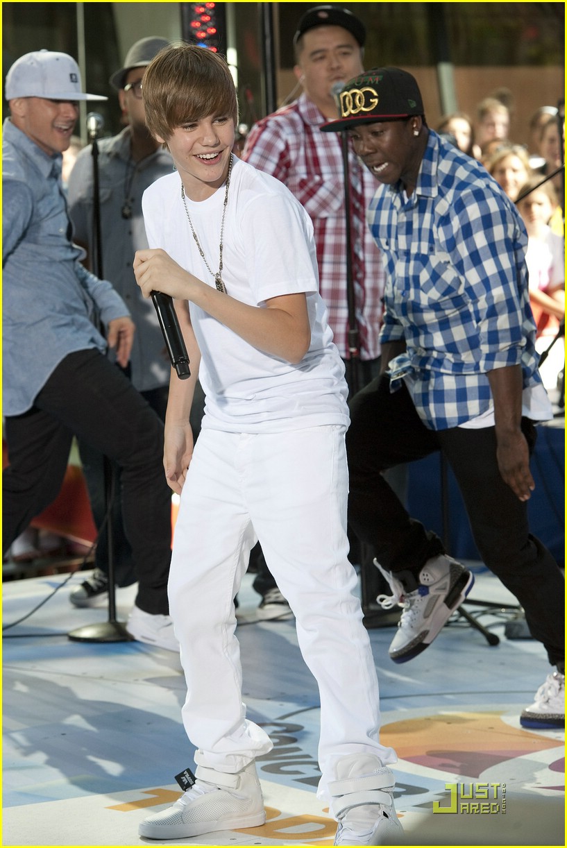 Justin Bieber: Stanley Cup Cutie