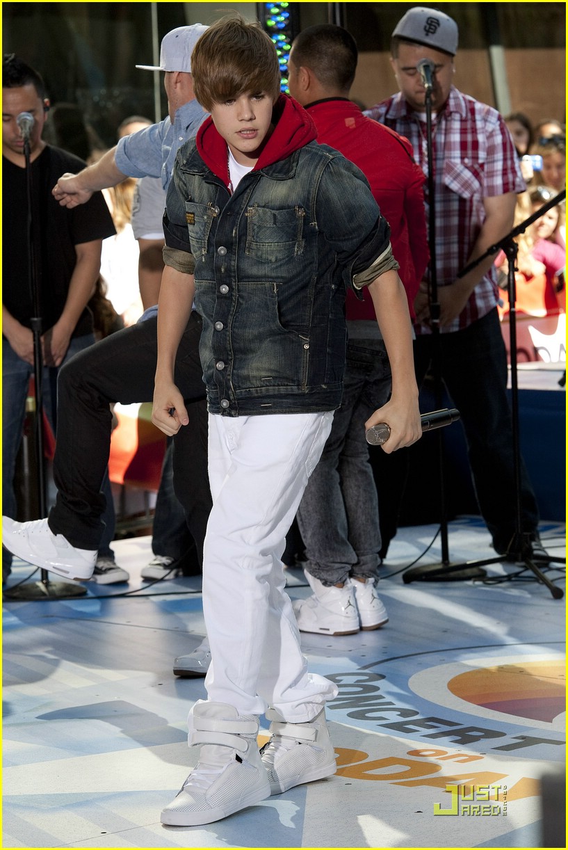Justin Bieber: Stanley Cup Cutie