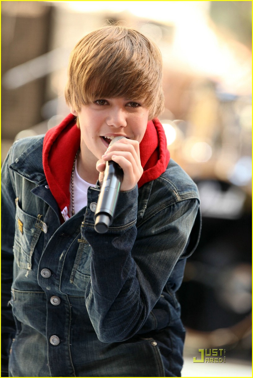 Justin Bieber: Stanley Cup Cutie