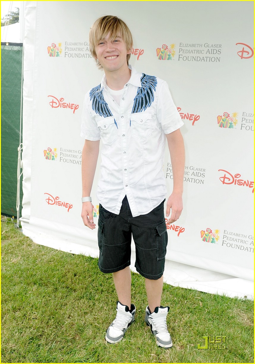 Bridgit Mendler & Jason Dolley Have Time For Heroes