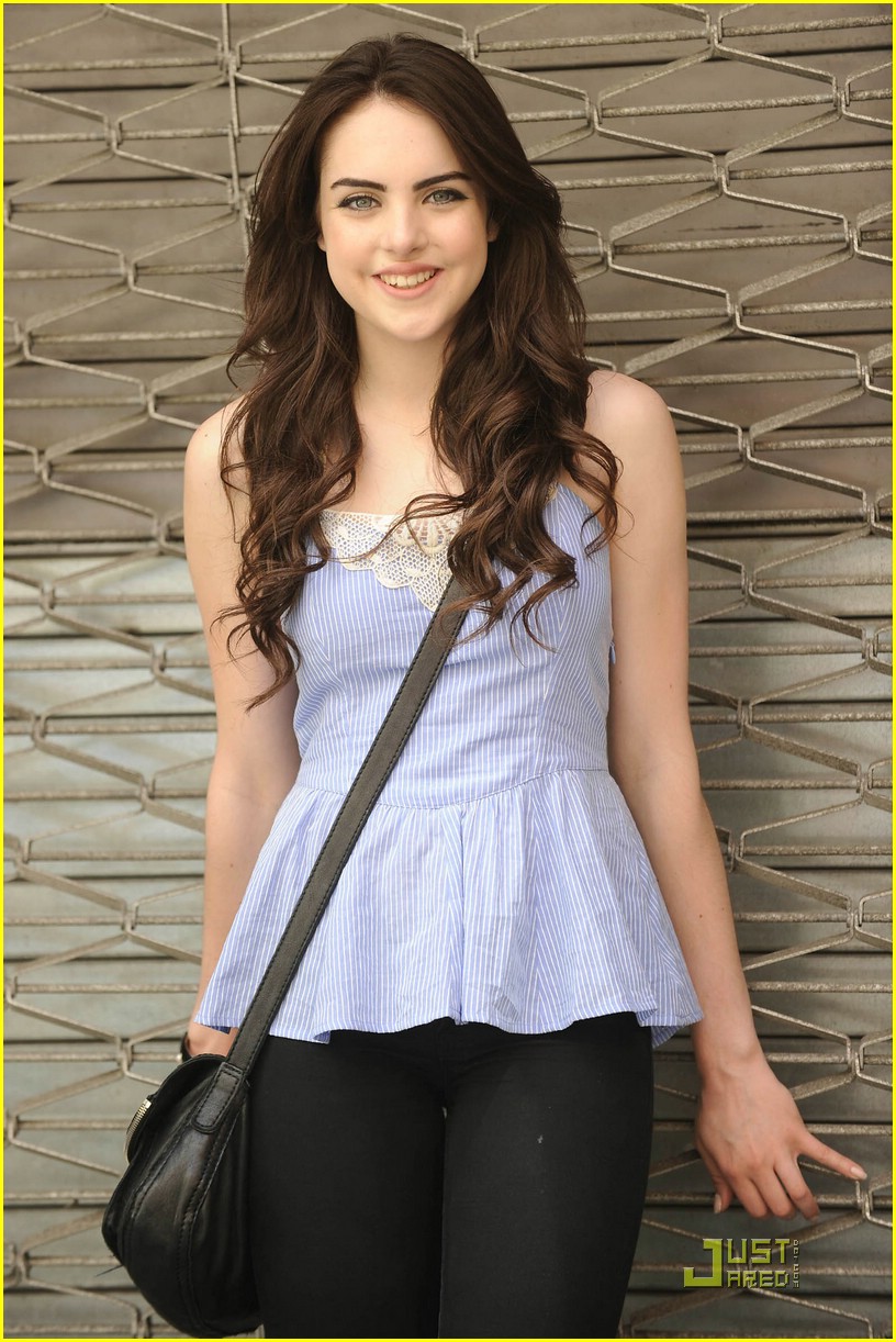 Elizabeth Gillies: Complusive Closet Cleaner