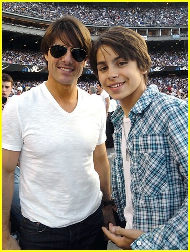 Jake T. Austin & Tom Cruise: Dodgers Dudes!