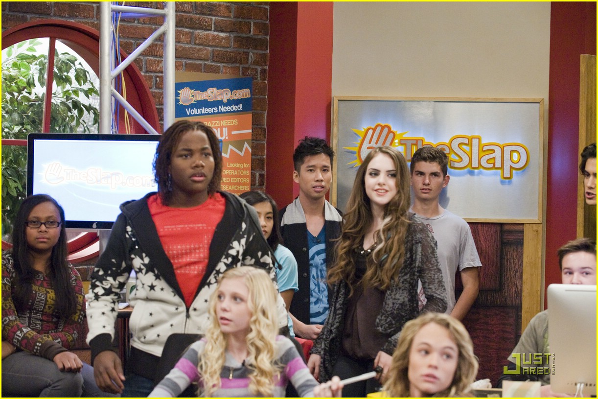 Just Jared Guest Stars on Victorious!