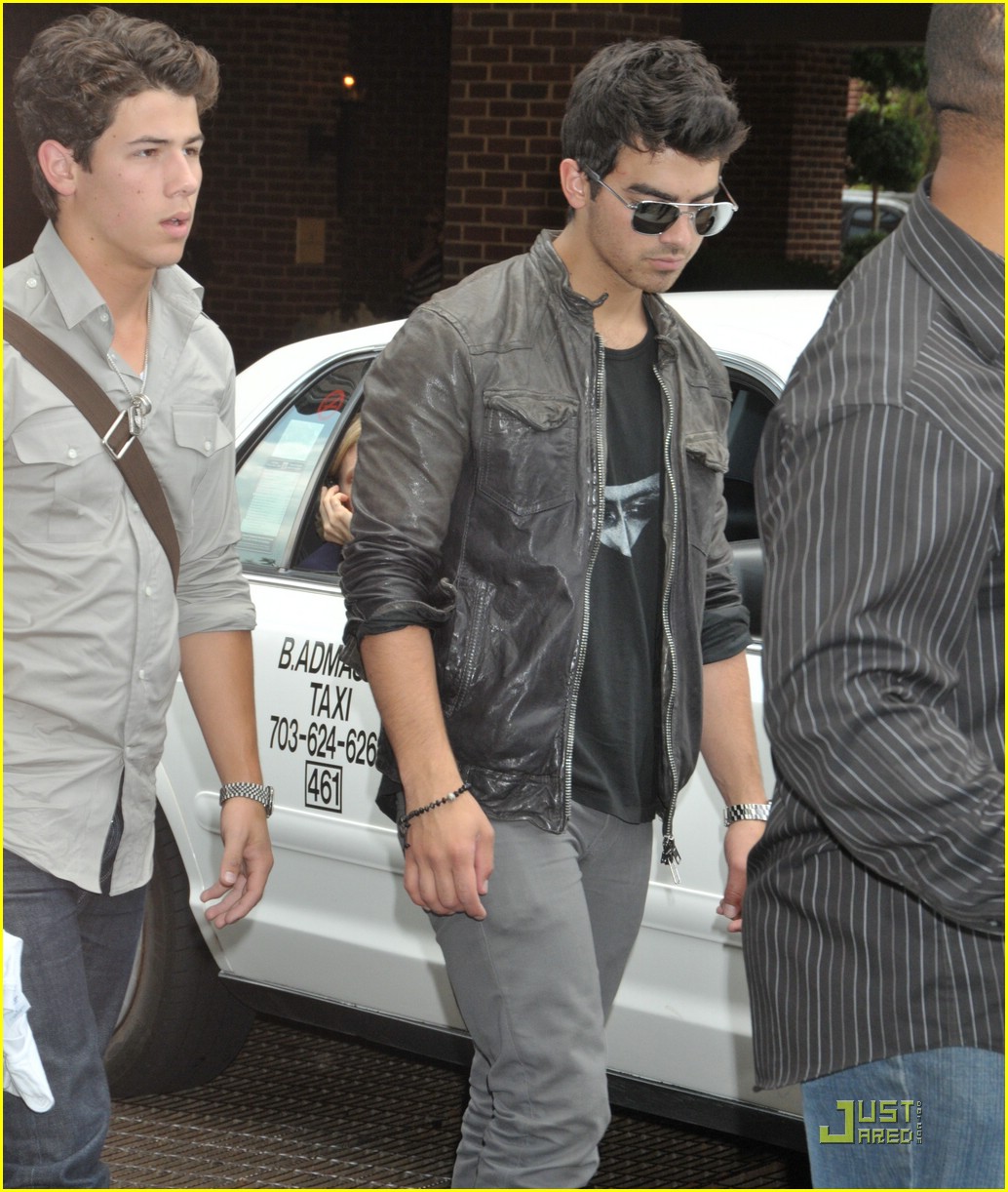 Jonas Brothers Walk Across Hollywood & Highland!