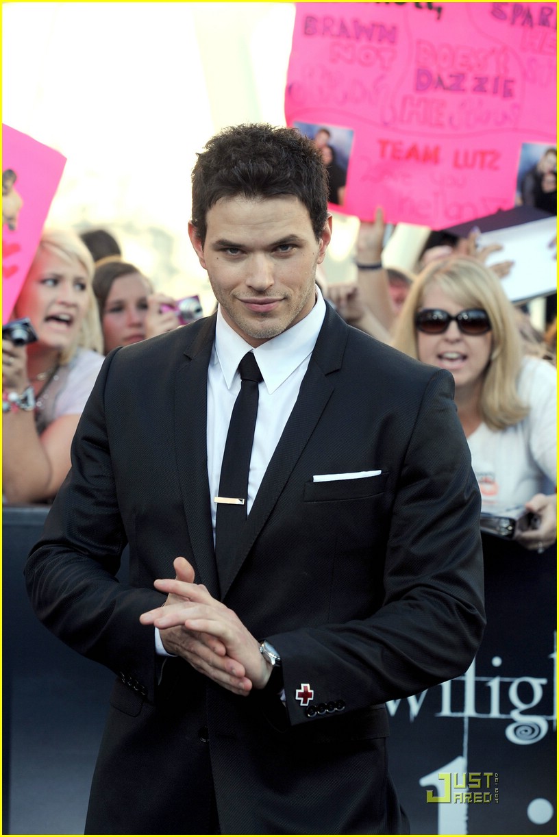 Kellan Lutz & AnnaLynne McCord: Eclipse Premiere Pair