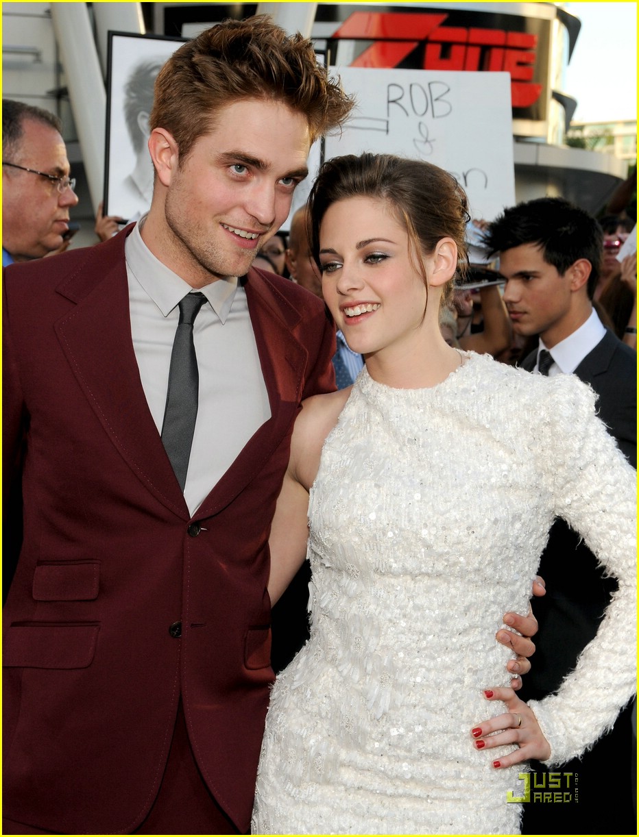 Kristen Stewart: Elie Saab Stunning!
