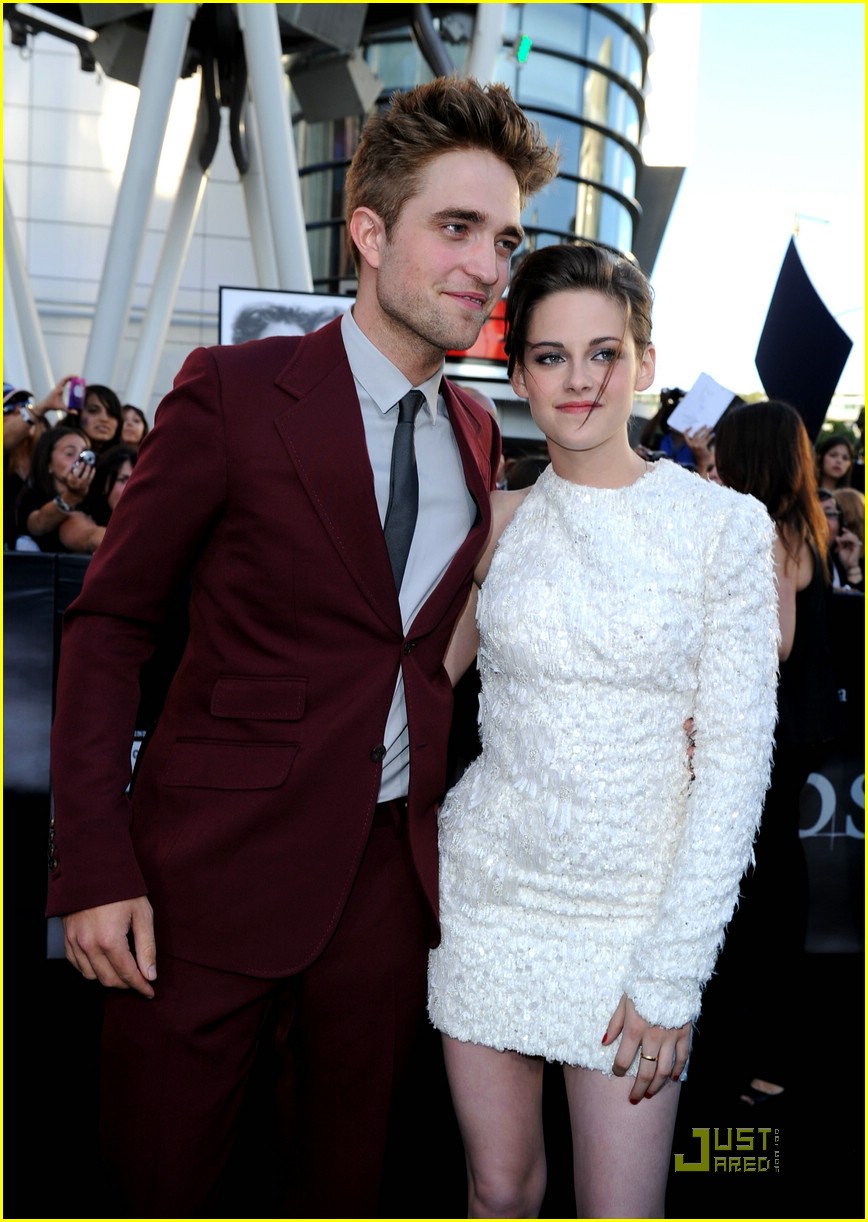 Kristen Stewart: Elie Saab Stunning!