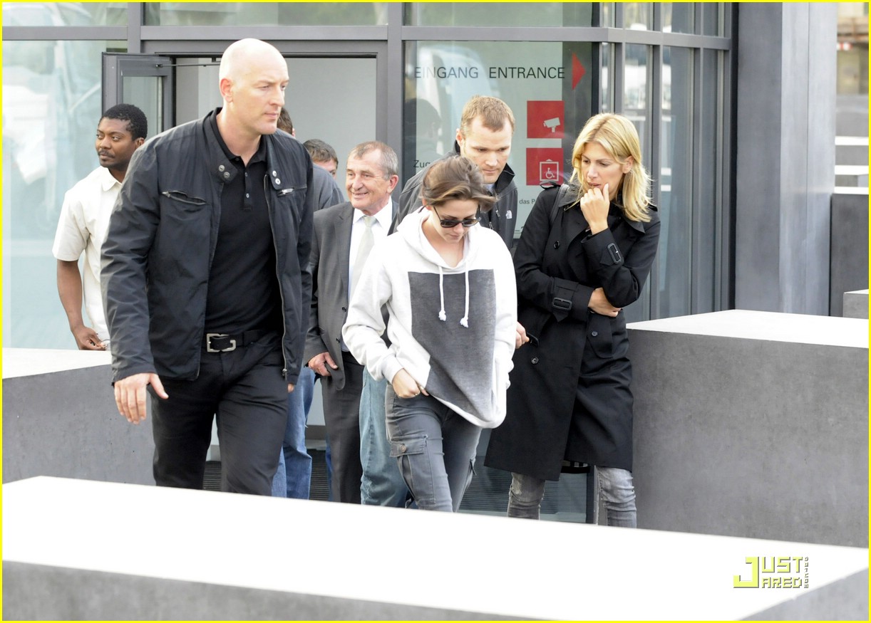 Kristen Stewart Visits Holocaust Memorial