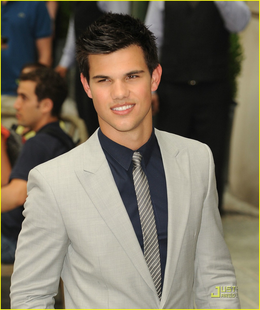 Taylor Lautner's NYC Nightlife