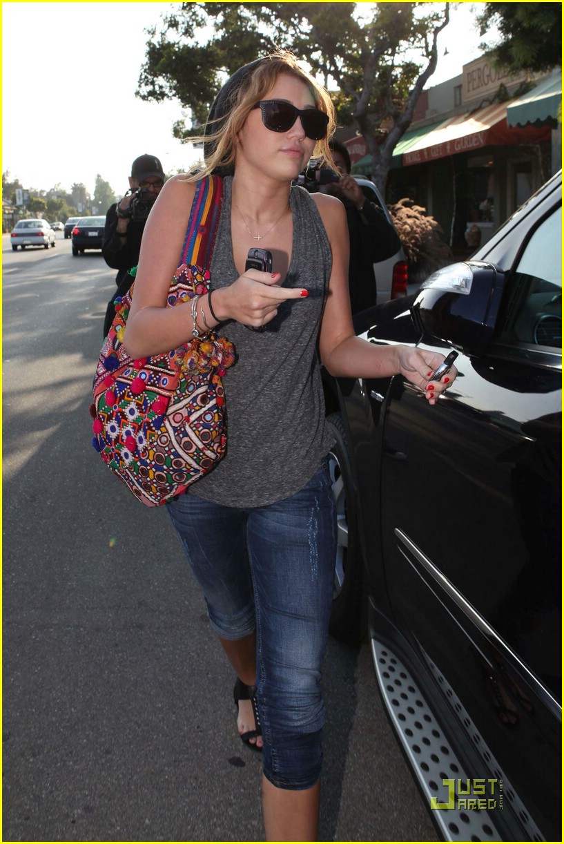 Miley Cyrus is Mani-Pedi Pretty