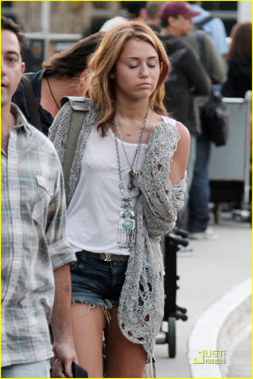 Miley Cyrus Has No Swagger