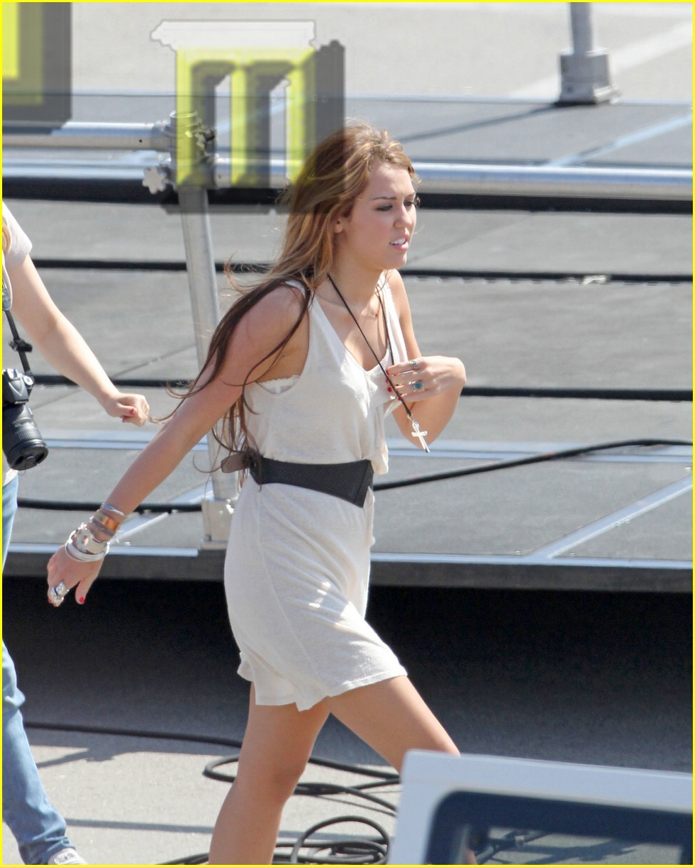 Miley Cyrus Kisses a New Boy -- Not Liam!