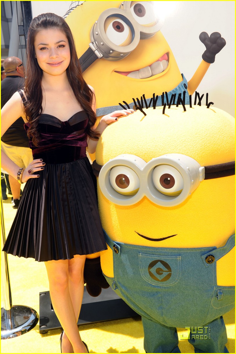 Miranda Cosgrove Premieres Despicable Me