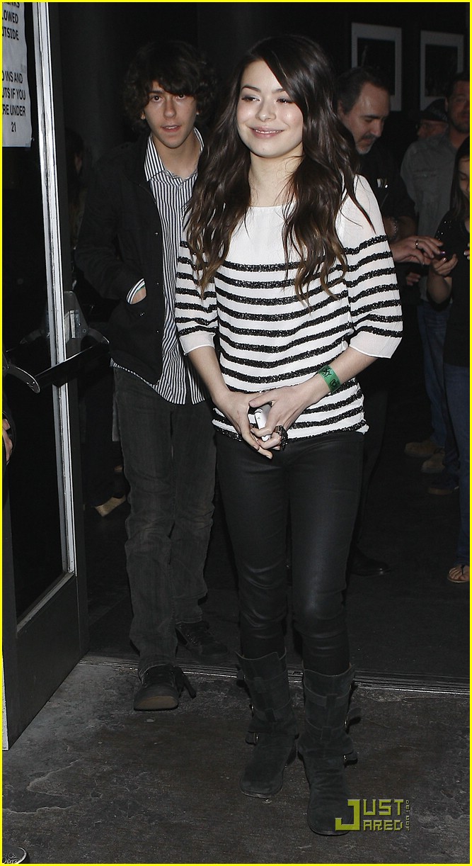 Miranda Cosgrove & Nat Wolff: Roxy Rendezvous