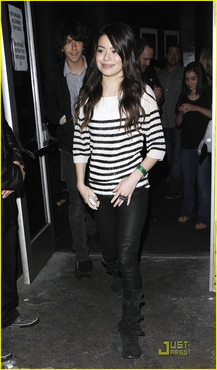 Miranda Cosgrove & Nat Wolff: Roxy Rendezvous