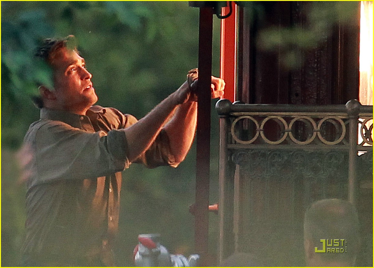 Robert Pattinson is a Stowaway