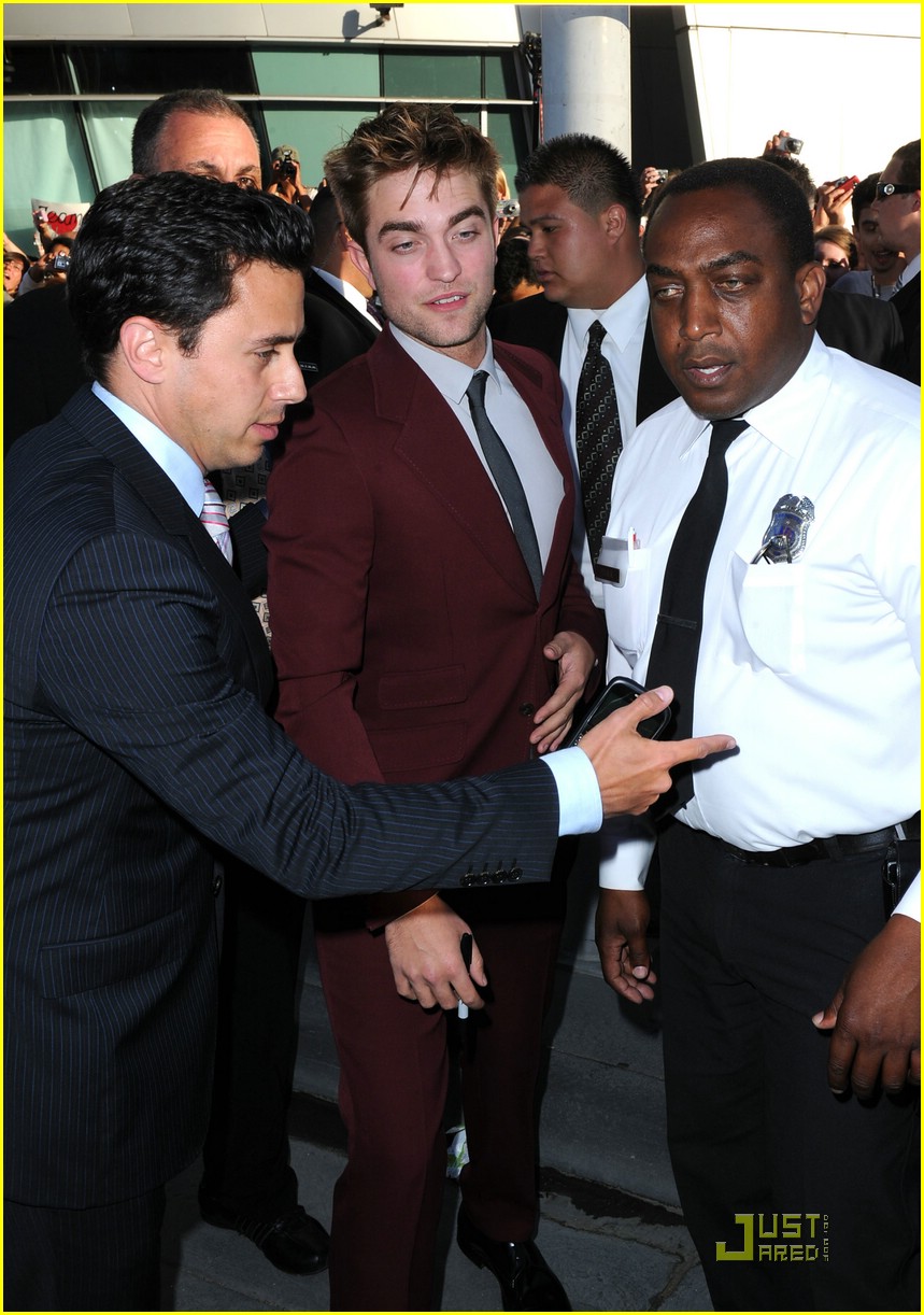 Robert Pattinson is Red-y for Eclipse!