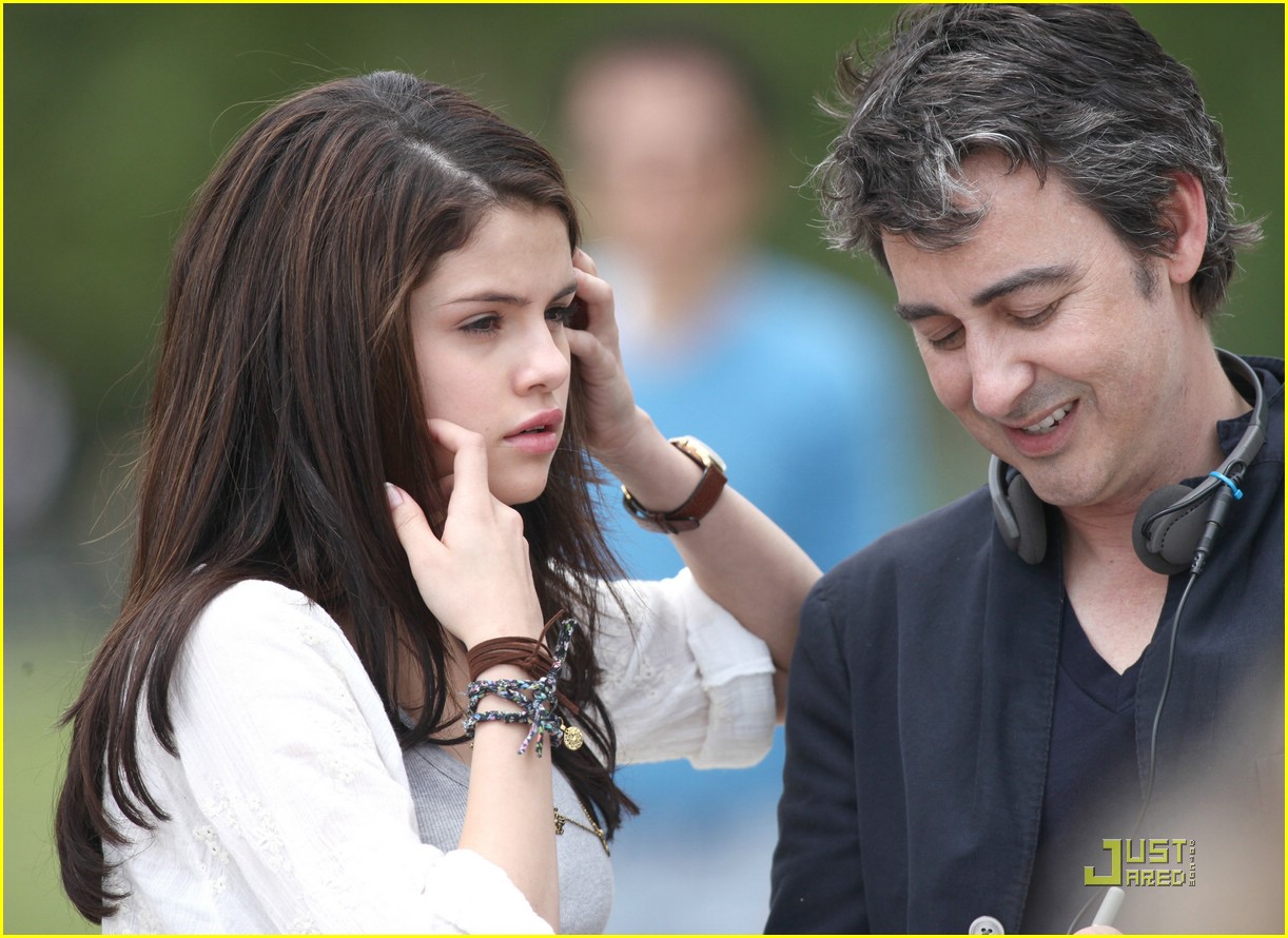 Selena Gomez & Leighton Meester: Paris, Part 2