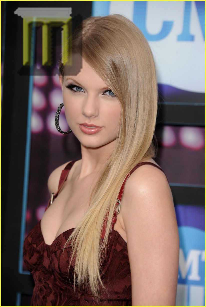 Taylor Swift is Galliano Gorgeous