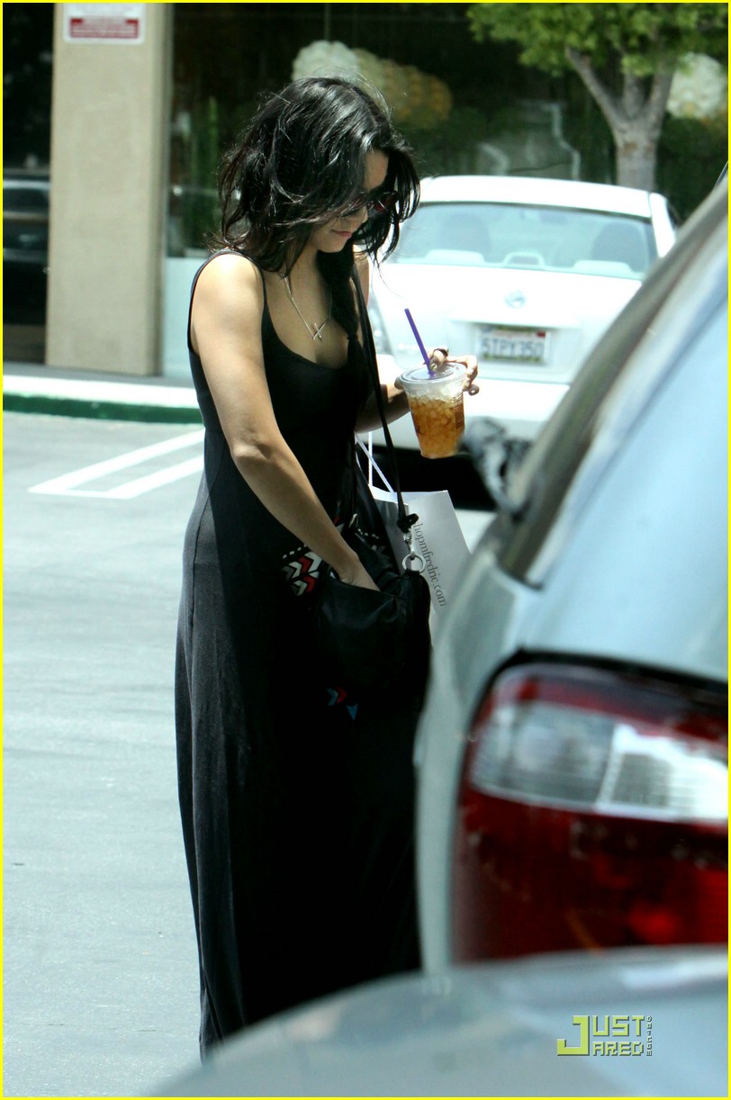 Vanessa Hudgens: Ice Coffee Cutie