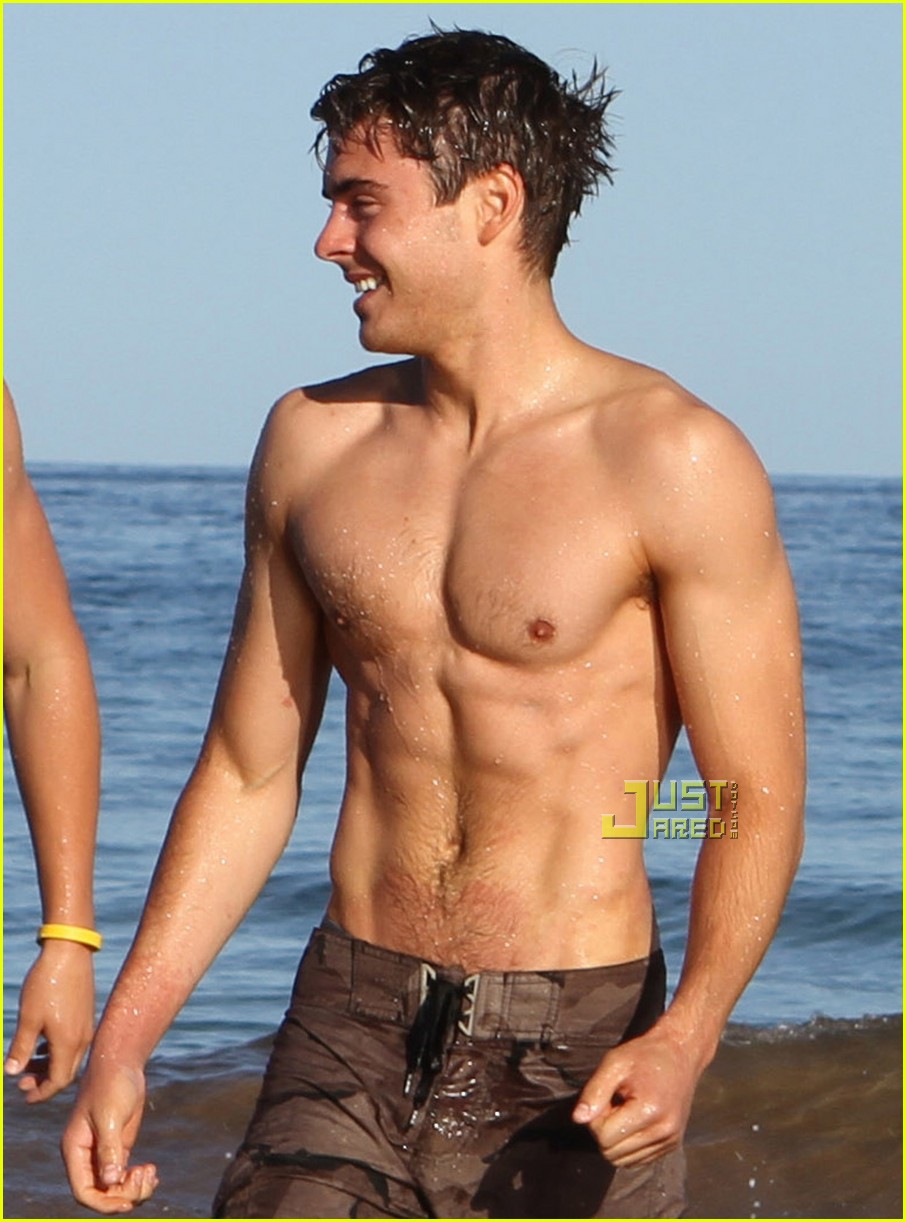 Zac Efron: Beach with Bro Dylan!