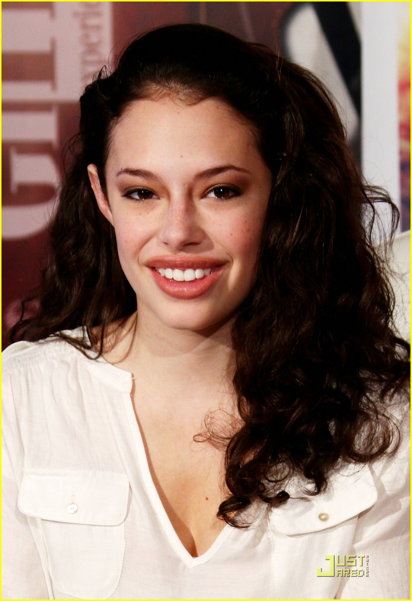 Chloe Bridges is Giffoni Gorgeous