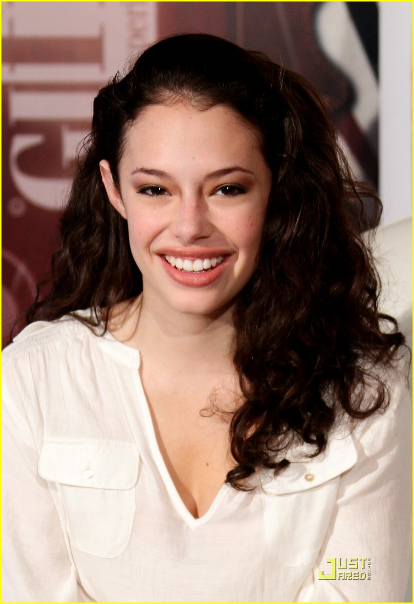 Chloe Bridges is Giffoni Gorgeous