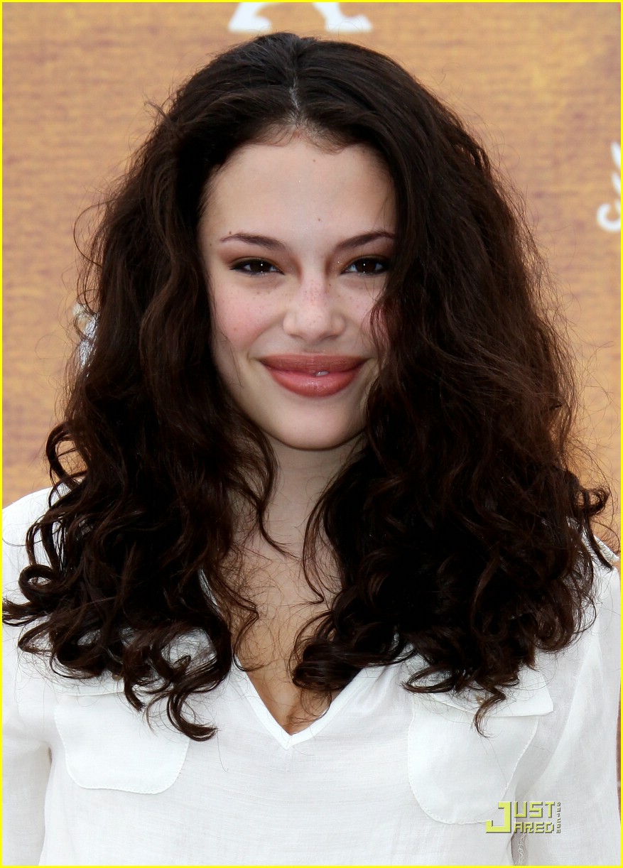 Chloe Bridges is Giffoni Gorgeous
