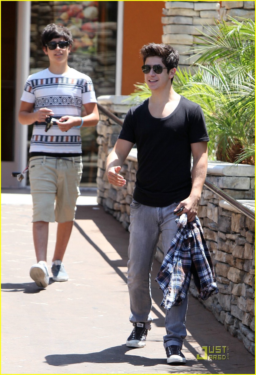 David Henrie: I Get to Mess with Kevin Jonas