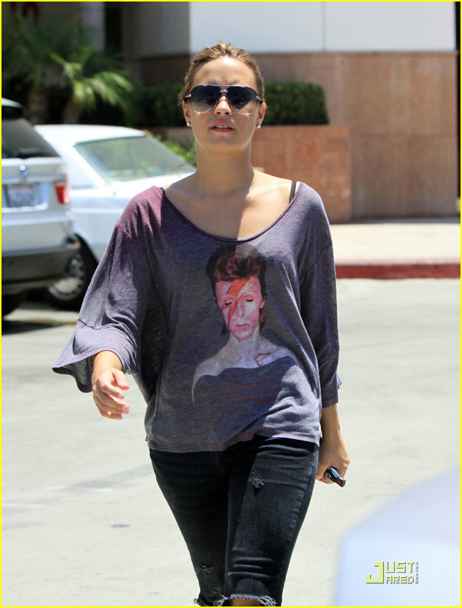 Demi Lovato is a Workout Woman
