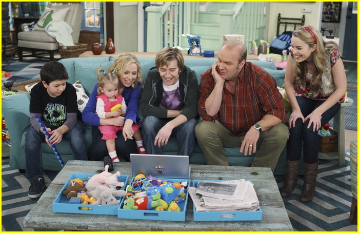 Bridgit Mendler: The Duncans Go Viral