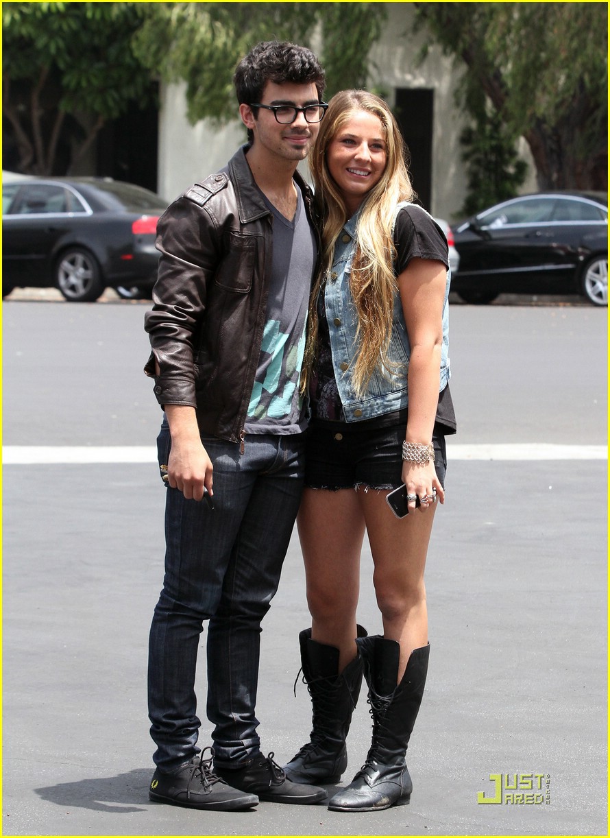 Joe Jonas Has a Paty's Posse