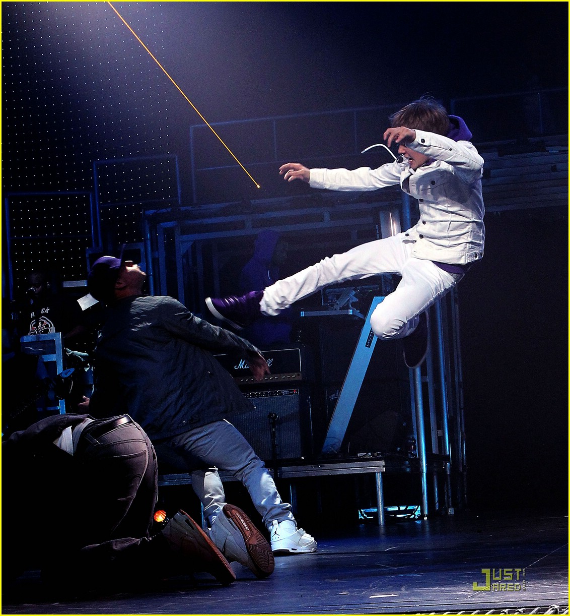 Justin Bieber Gets Teen Choice Awards Early