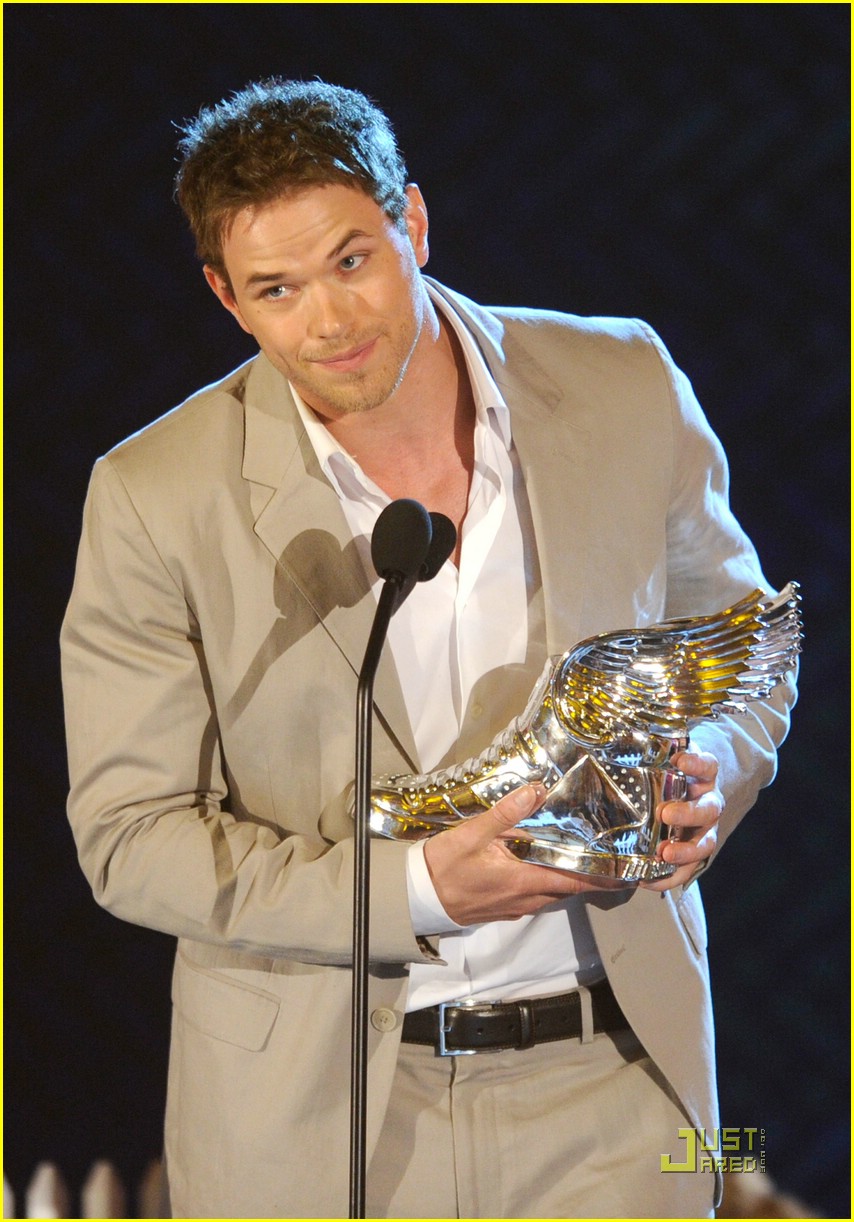 Kellan Lutz: Do Something With Animals Winner!