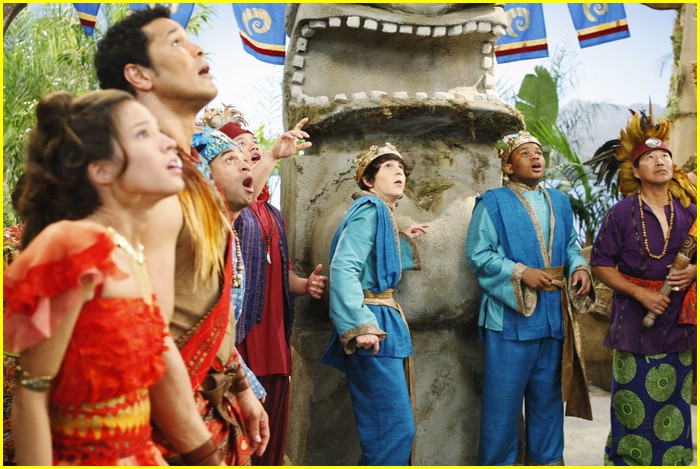 Mitchel Musso & Doc Shaw in Pair of Kings -- FIRST LOOK!