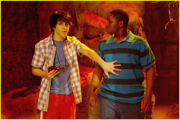 Mitchel Musso & Doc Shaw in Pair of Kings -- FIRST LOOK!