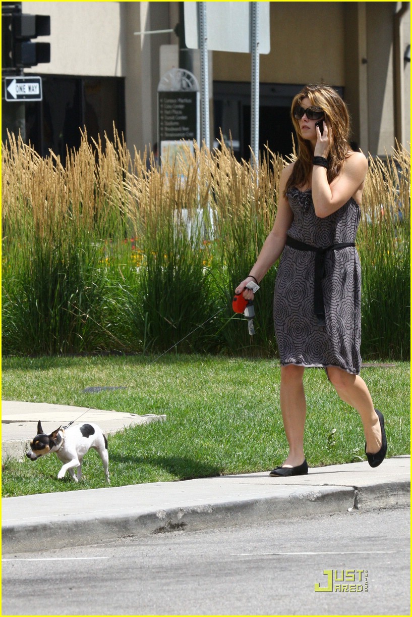 Miley Cyrus & Ashley Greene: Marlo & Mate Meet!
