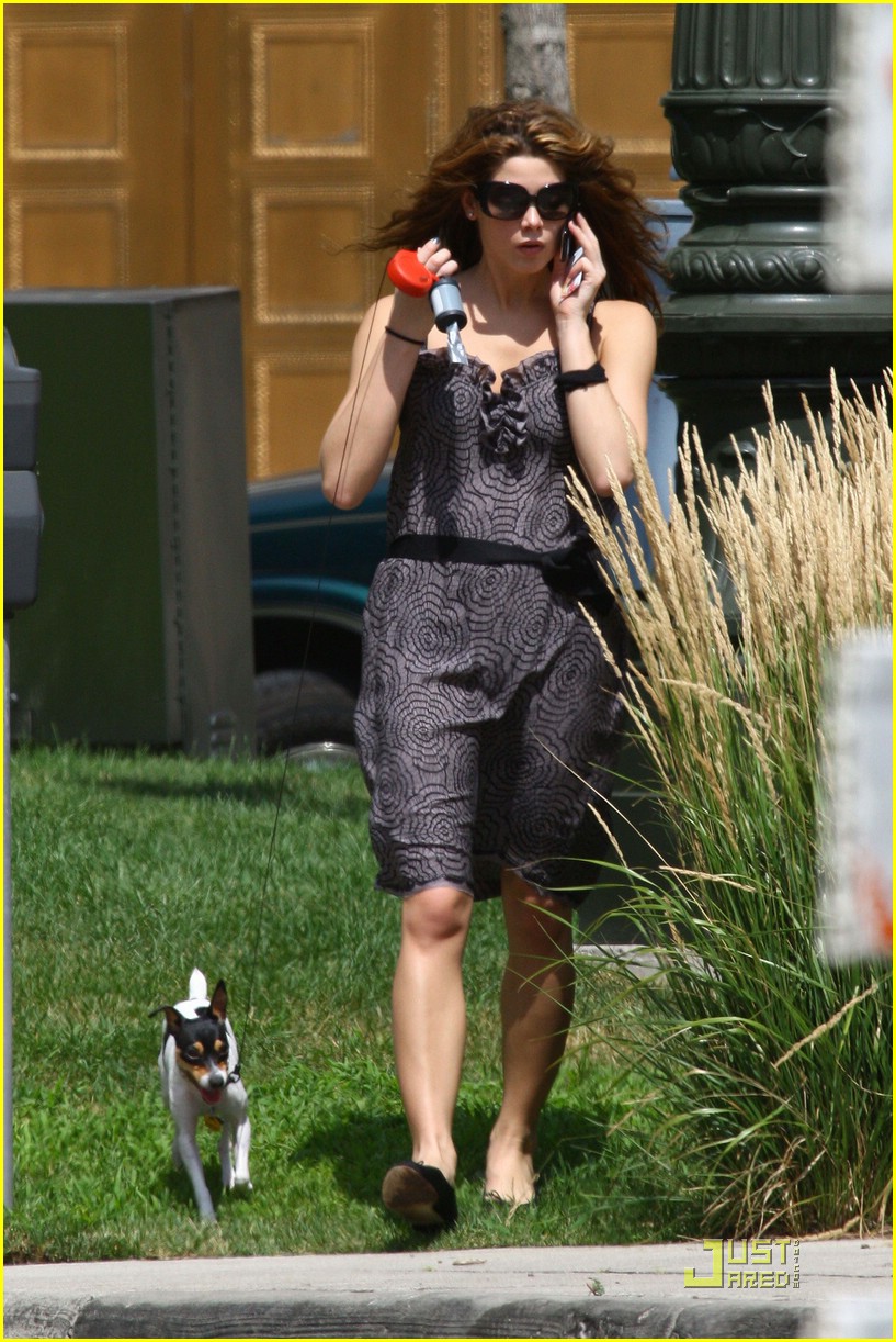Miley Cyrus & Ashley Greene: Marlo & Mate Meet!