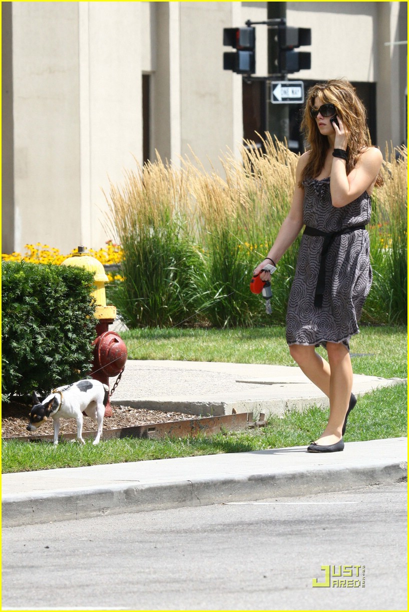 Miley Cyrus & Ashley Greene: Marlo & Mate Meet!