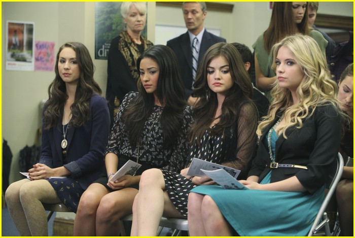 Pretty Little Liars Give us Something To Talk About