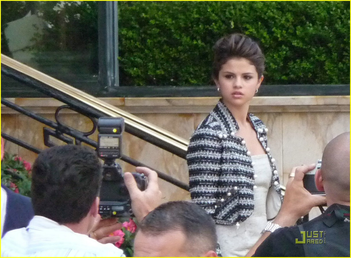 Selena Gomez: Hotel de Paris Pretty
