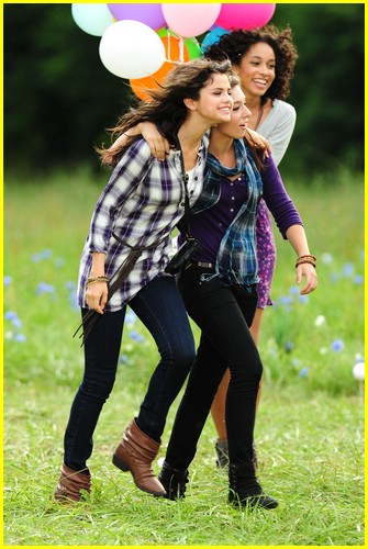 Selena Gomez: Dream Out Loud Commercial!