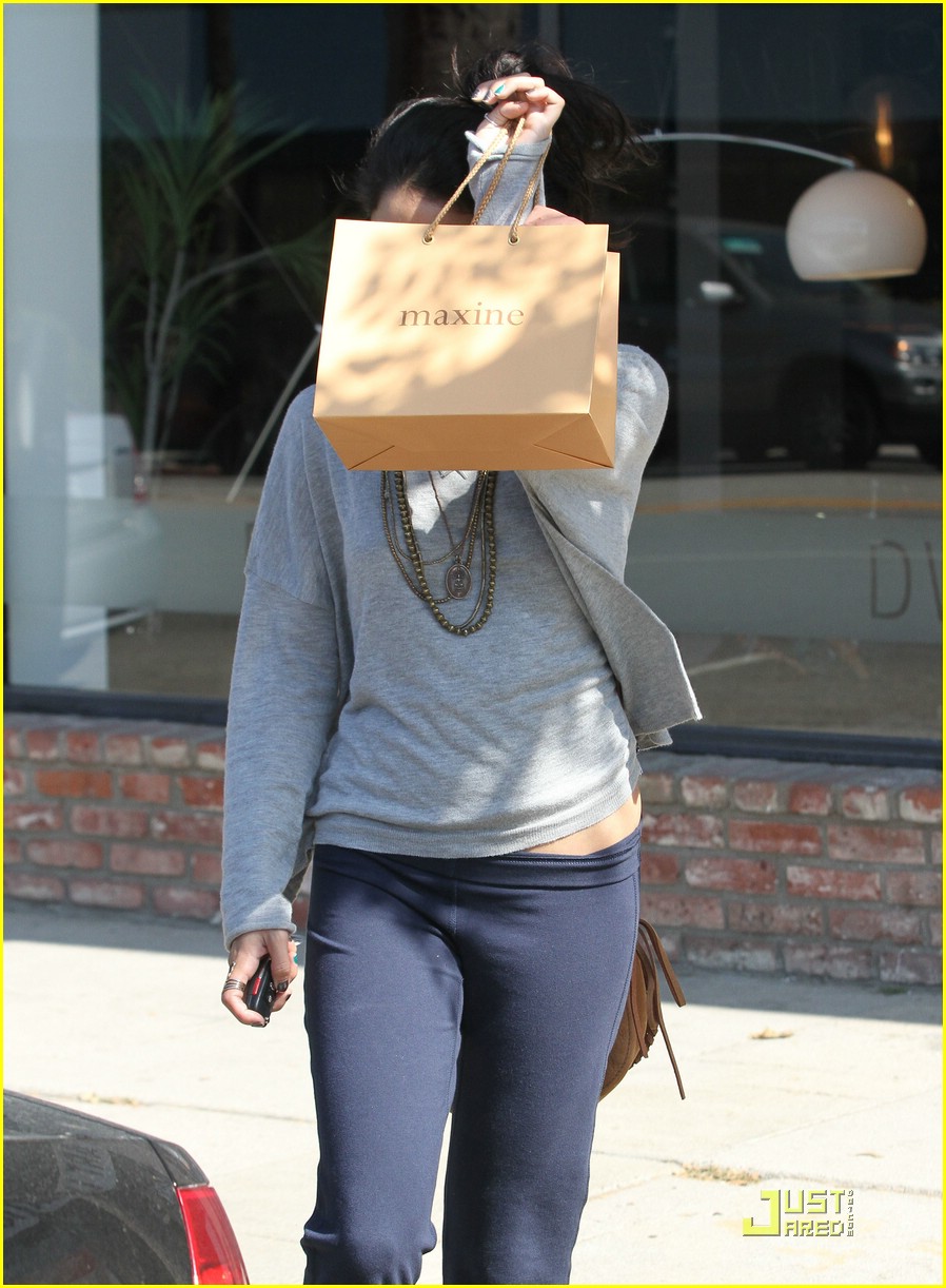 Vanessa Hudgens is Sweats Sweet
