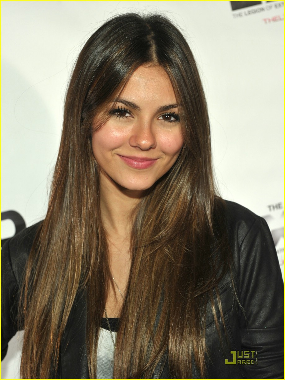 Is Victoria Justice Really Dating Nicholas Hoult?